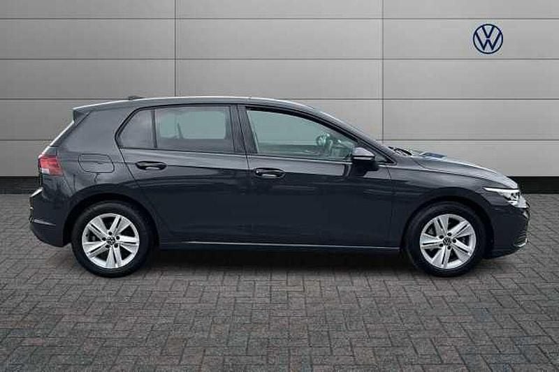 Used VW Golf VIII 130 HP (95 kW) 2021