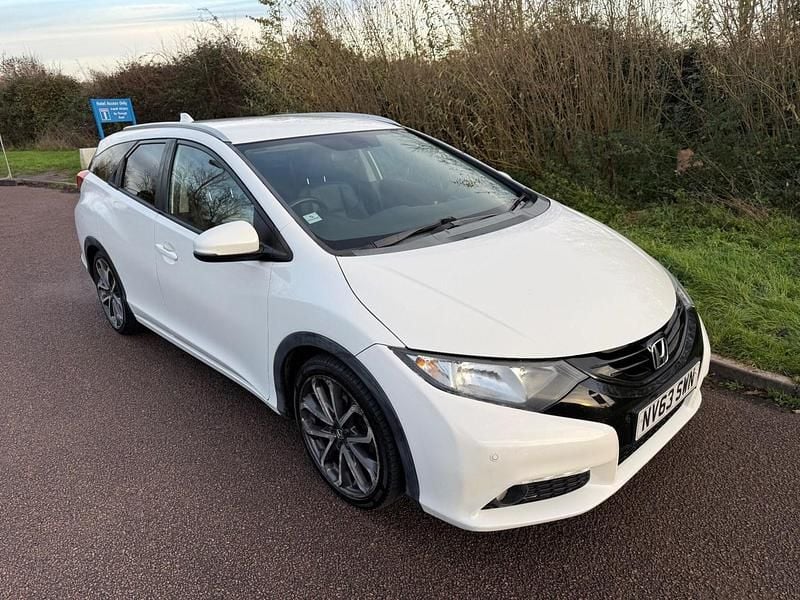 White Used 2014 Honda Civic SR Estate | £4,499 (Good price) - Image 1/4
