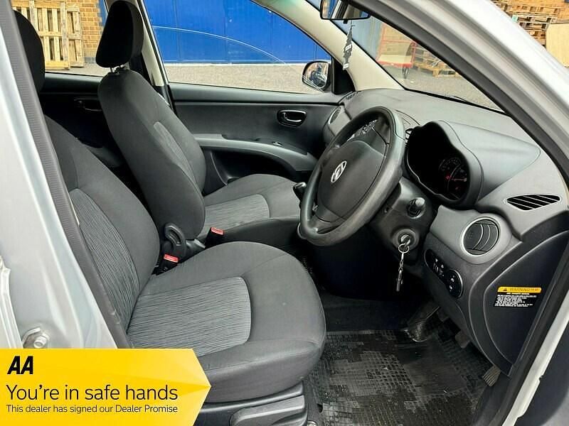 Used Hyundai i10 Active 2013 Silver Hatchback