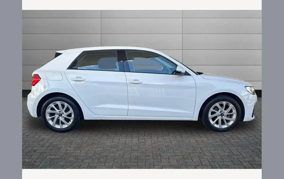 Used Audi A1 Sport 95 HP (69 kW) 2023 White SUV