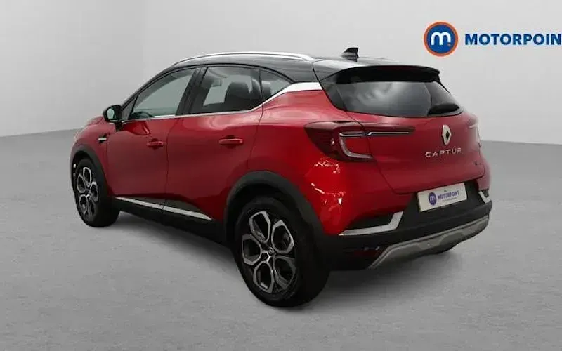 Used Renault Captur Techno 143 HP (105 kW) 2024 Red/black SUV