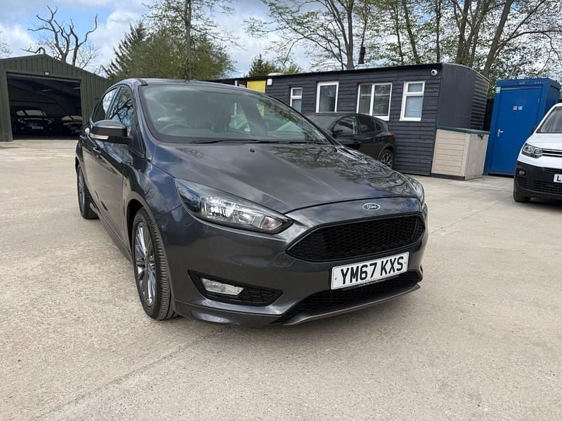 Used Ford Focus ST-Line 140 HP (102 kW) 2018 Grey Hatchback