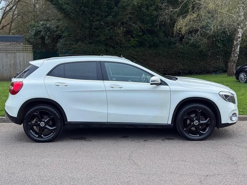 Used Mercedes GLA200 2017 White SUV