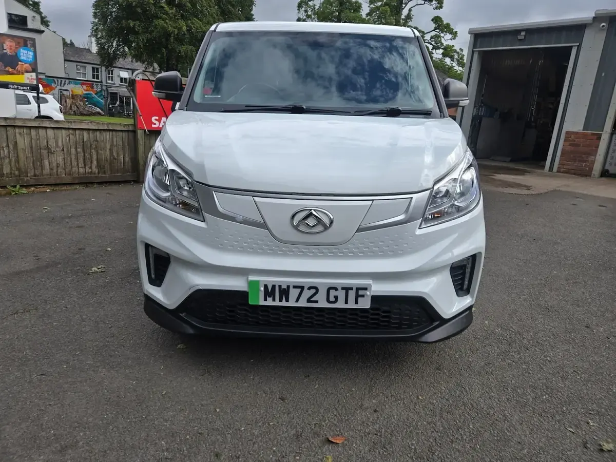 Used Maxus eDeliver 3 89 kW (122 HP) 2022 White Van