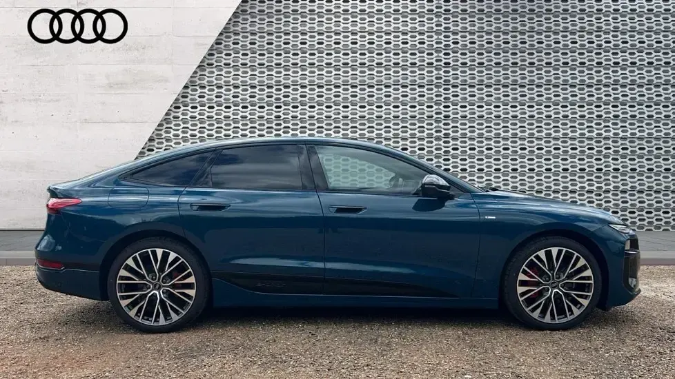 New Audi A6 e-tron Comfort 210 kW (286 HP) 2025 Blue Estate