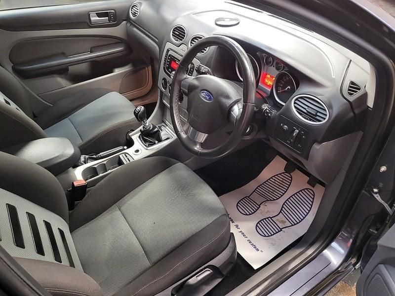Used Ford Focus Zetec 136 HP (100 kW) 2008 Grey Hatchback