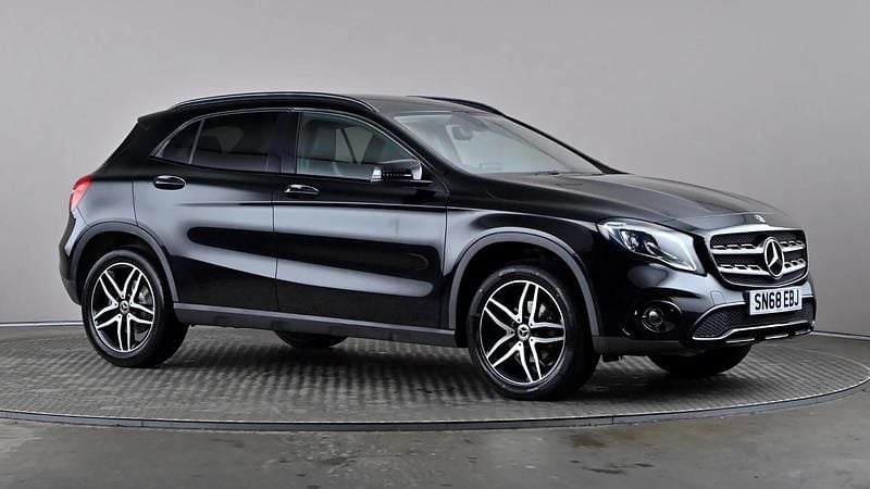 Used Mercedes GLA180 Urban 122 HP (89 kW) 2018 Black SUV