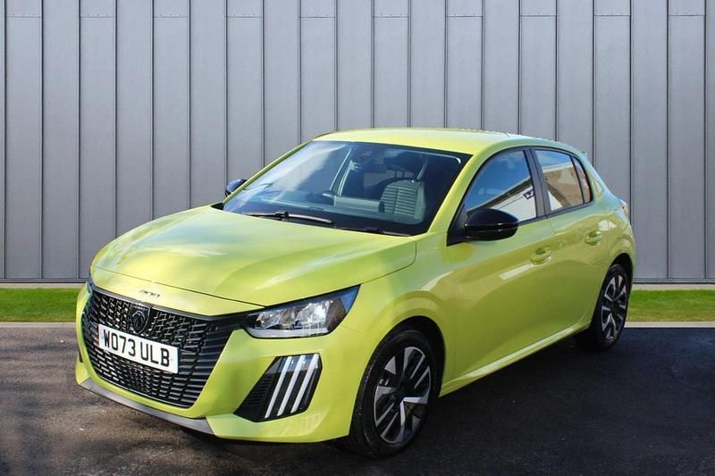 Used Peugeot 208 Active 99 HP (72 kW) 2024 Yellow Hatchback