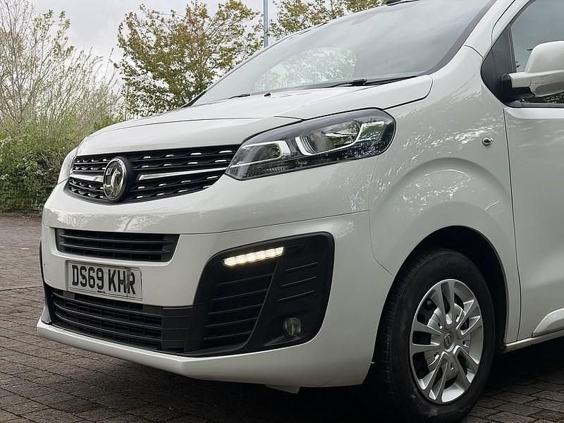 Used Vauxhall Vivaro Sportive 100 HP (73 kW) 2019 White MPV