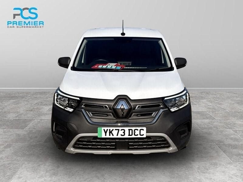 Begagnad Renault Kangoo 89 kW (122 HK) 2023 Vit Minibuss