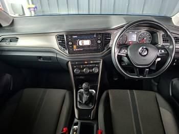 Used VW T-Roc SE 115 HP (84 kW) 2018 Blue SUV