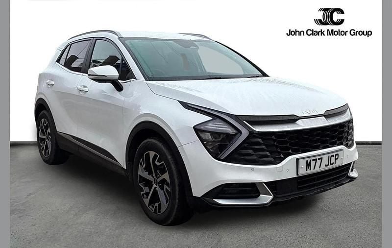 White Used 2023 Kia Sportage SUV | £25,750 (Good price) - Image 1/4