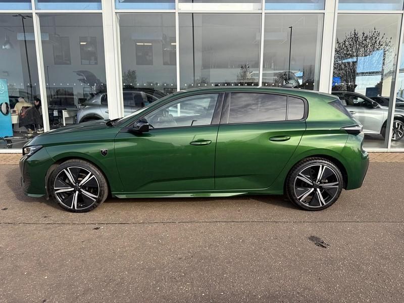 Used Peugeot 308 GT 130 HP (95 kW) 2022 Green Hatchback