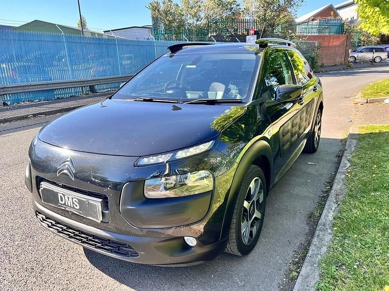 Używany Citroën C4 Cactus Flair 100 KM (73 kW) 2016 Czarny Hatchback