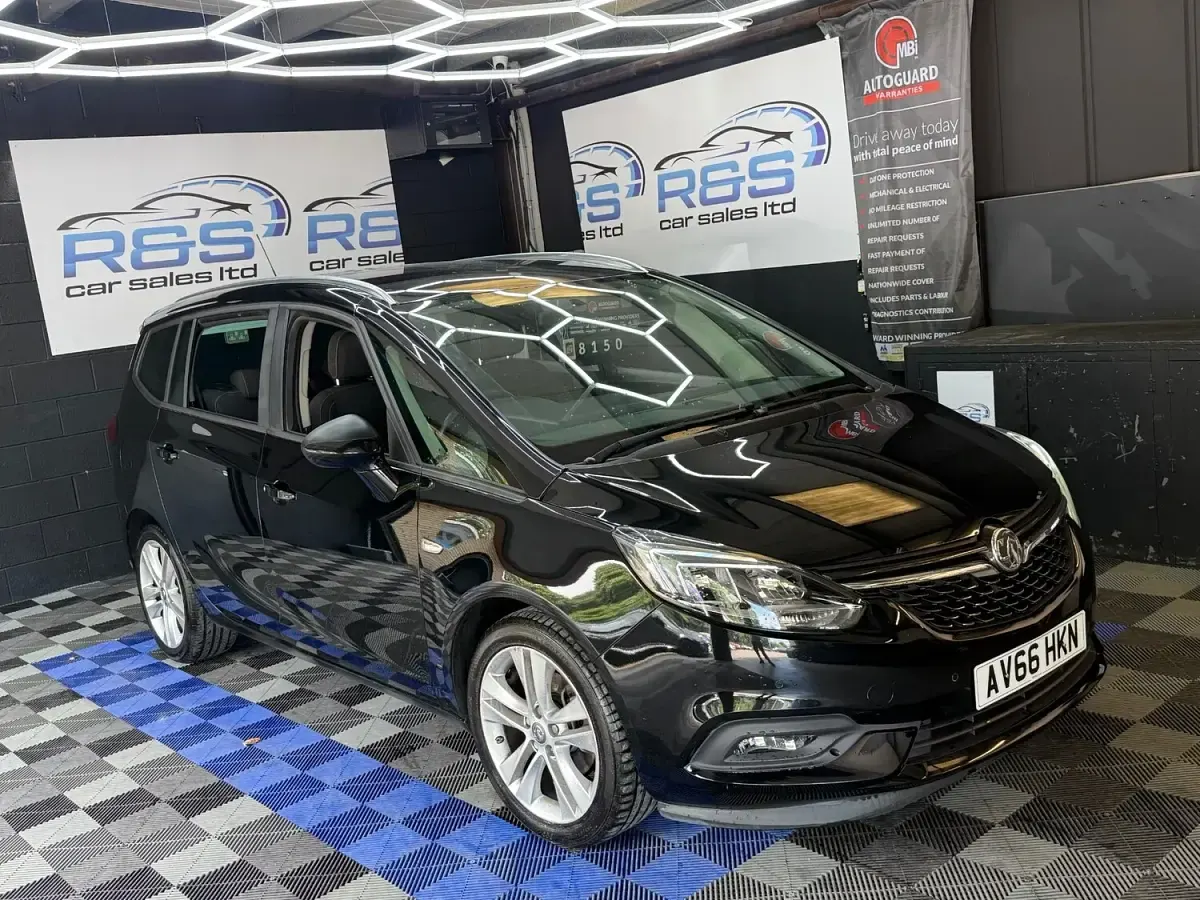 Used Vauxhall Zafira SRi 140 HP (102 kW) 2016 Black MPV
