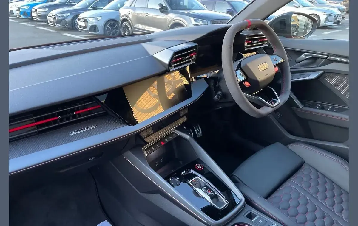 Usado Audi RS3 Comfort 394 HP (289 kW) 2026 Vermelho Sedan