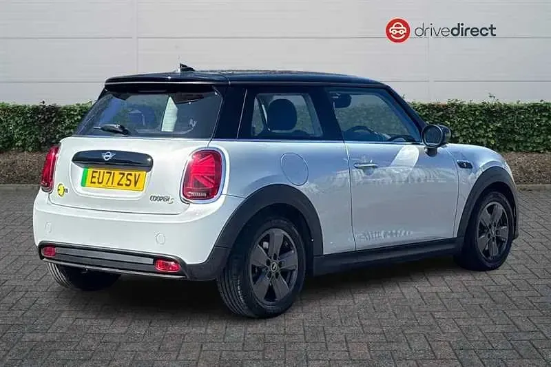 Usado Mini Cooper SE Hatch 135 kW (184 CV) 2021 Plateado Utilitario