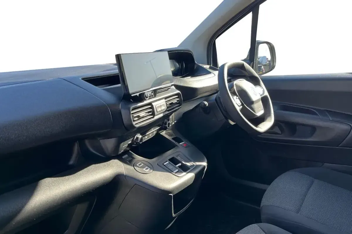 Second-hand Peugeot E-Partner 98 kW (134 CP) 2024 Alb Monovolum