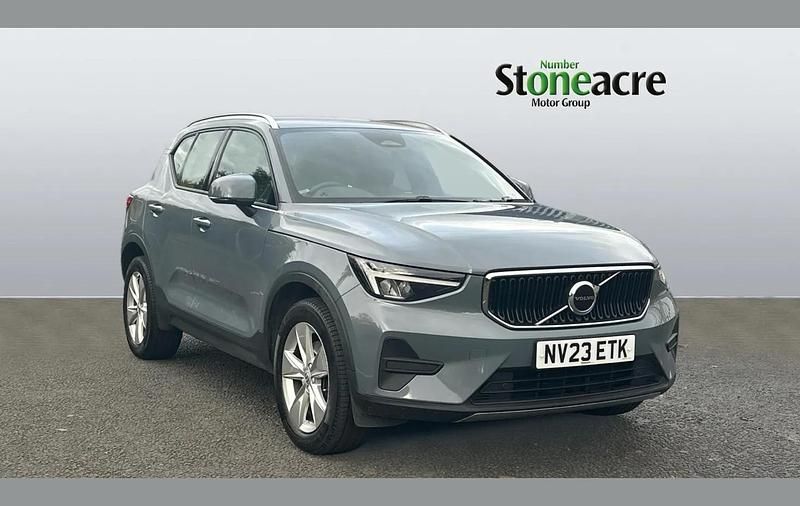 Grey Used 2023 Volvo XC40 Core SUV | £24,250 (Fair price) - Image 1/4
