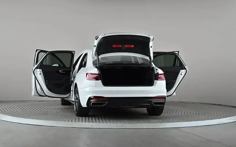 Used Audi A4 Black Edition 150 HP (110 kW) 2022 White Sedan