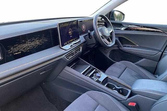 Used VW Tiguan Elegance 150 HP (110 kW) 2024 Black SUV