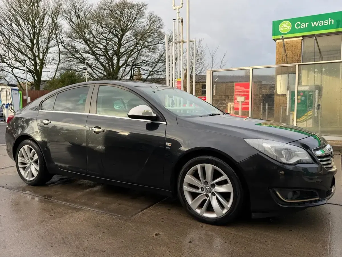 Używany Vauxhall Insignia SRi 163 KM (119 kW) 2014 Czarny Hatchback