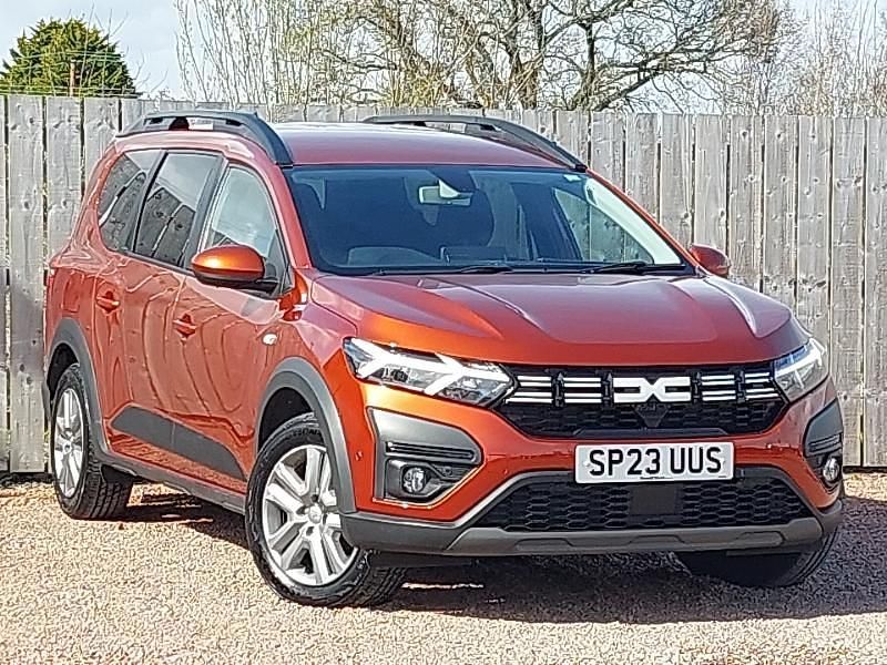 Used Dacia Jogger Expression 140 HP (102 kW) 2023 Orange MPV