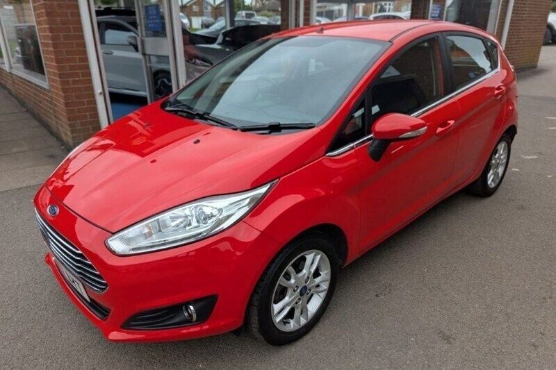 Red Used 2017 Ford Fiesta Zetec Hatchback | £6,995 (Fair price) - Image 1/1