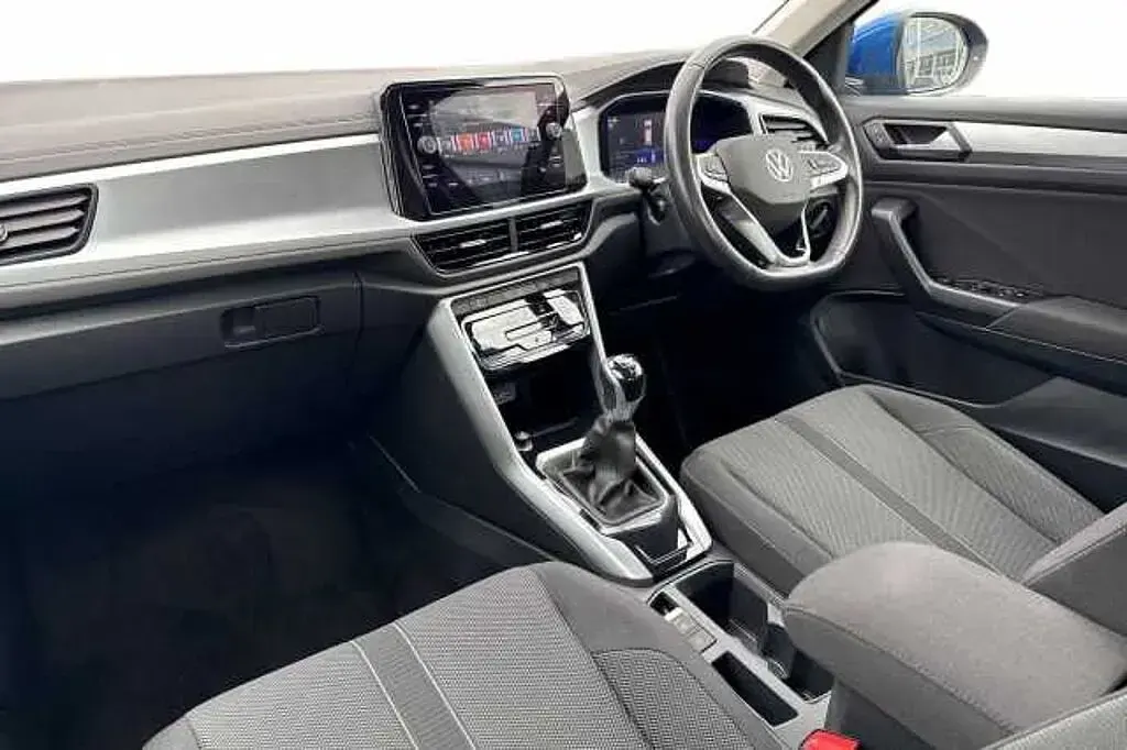 Usado VW T-Roc Life 150 HP (110 kW) 2022 Azul SUV