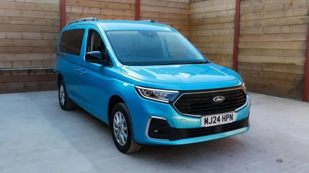 Used Ford Tourneo Connect Titanium 114 HP (83 kW) 2024 Blue MPV