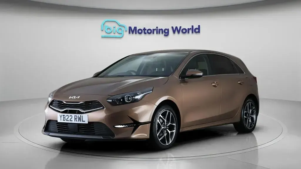 Used Kia Ceed 158 HP (116 kW) 2022 Bronze Hatchback