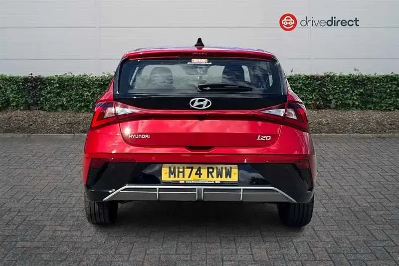 Used Hyundai i20 Advanced 100 HP (73 kW) 2025 Red Hatchback