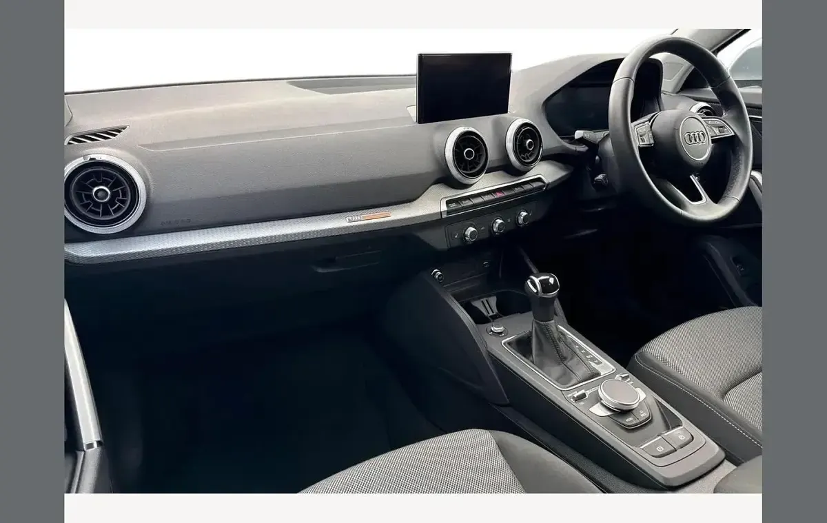 Used Audi Q2 Sport 150 HP (110 kW) 2023 Silver SUV