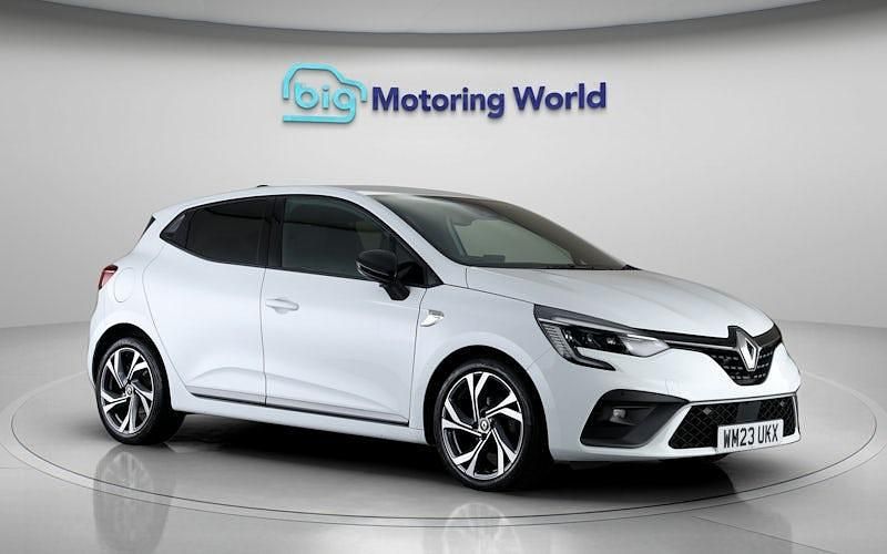 Used Renault Clio V RS Line 90 HP (66 kW) 2023 White Hatchback