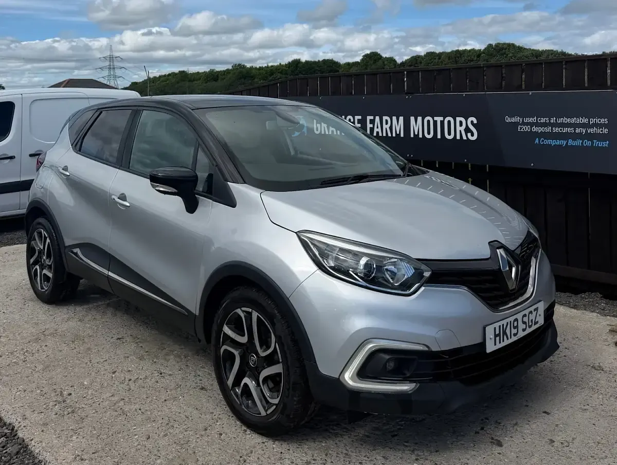 Used Renault Captur Iconic 90 HP (66 kW) 2019 Silver SUV