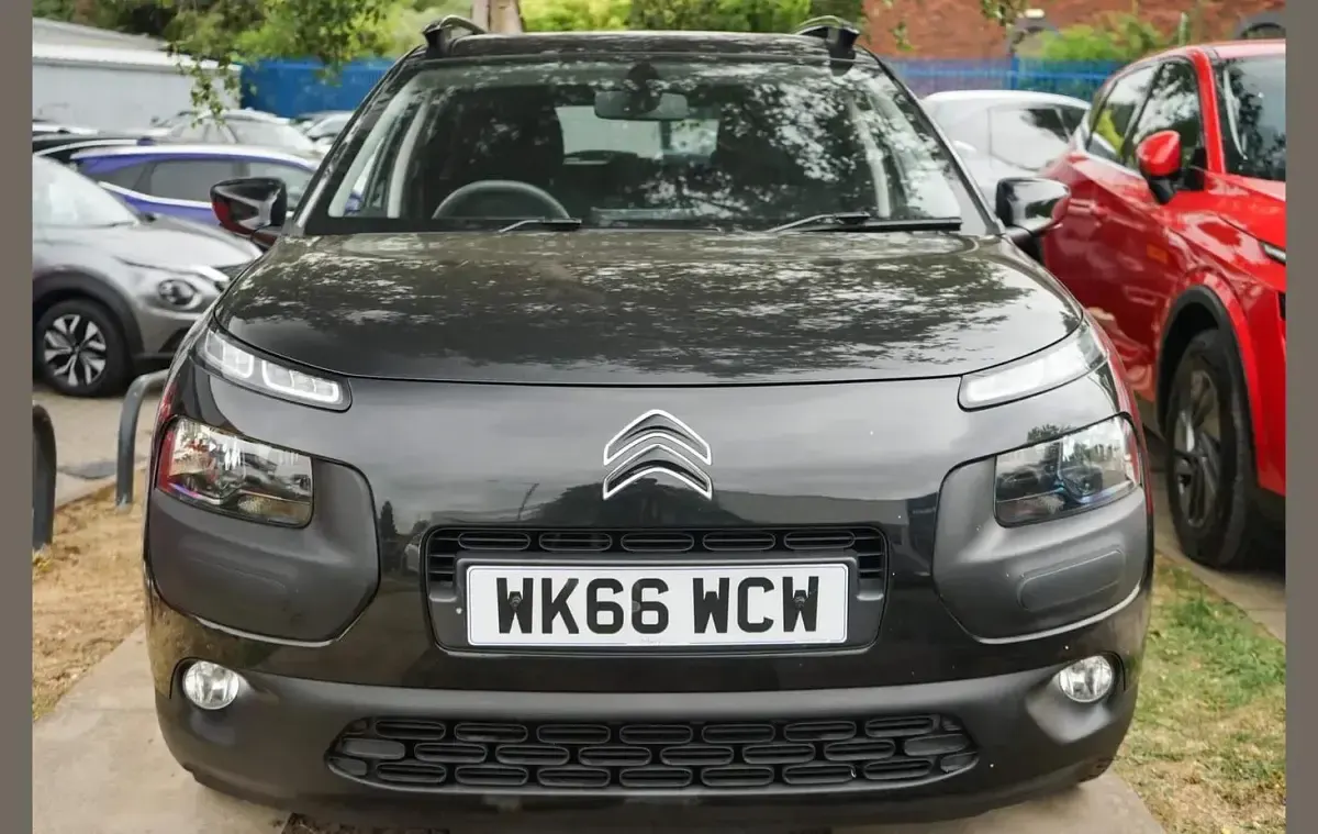 Used Citroën C4 Flair 80 HP (58 kW) 2016 Black SUV