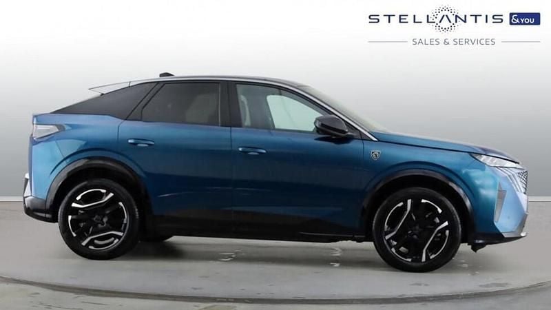 Used Peugeot e-3008 GT 152 kW (207 HP) 2025 Blue SUV