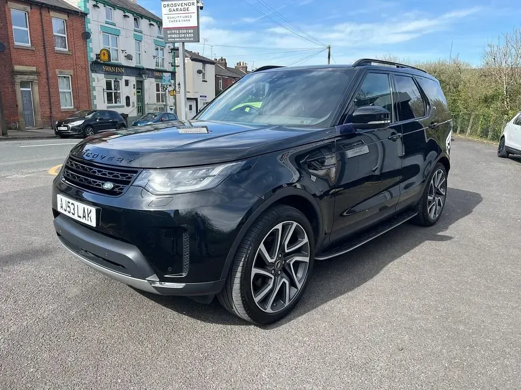 Usado Land Rover Discovery 5 HSE 255 HP (187 kW) 2018 Preto SUV