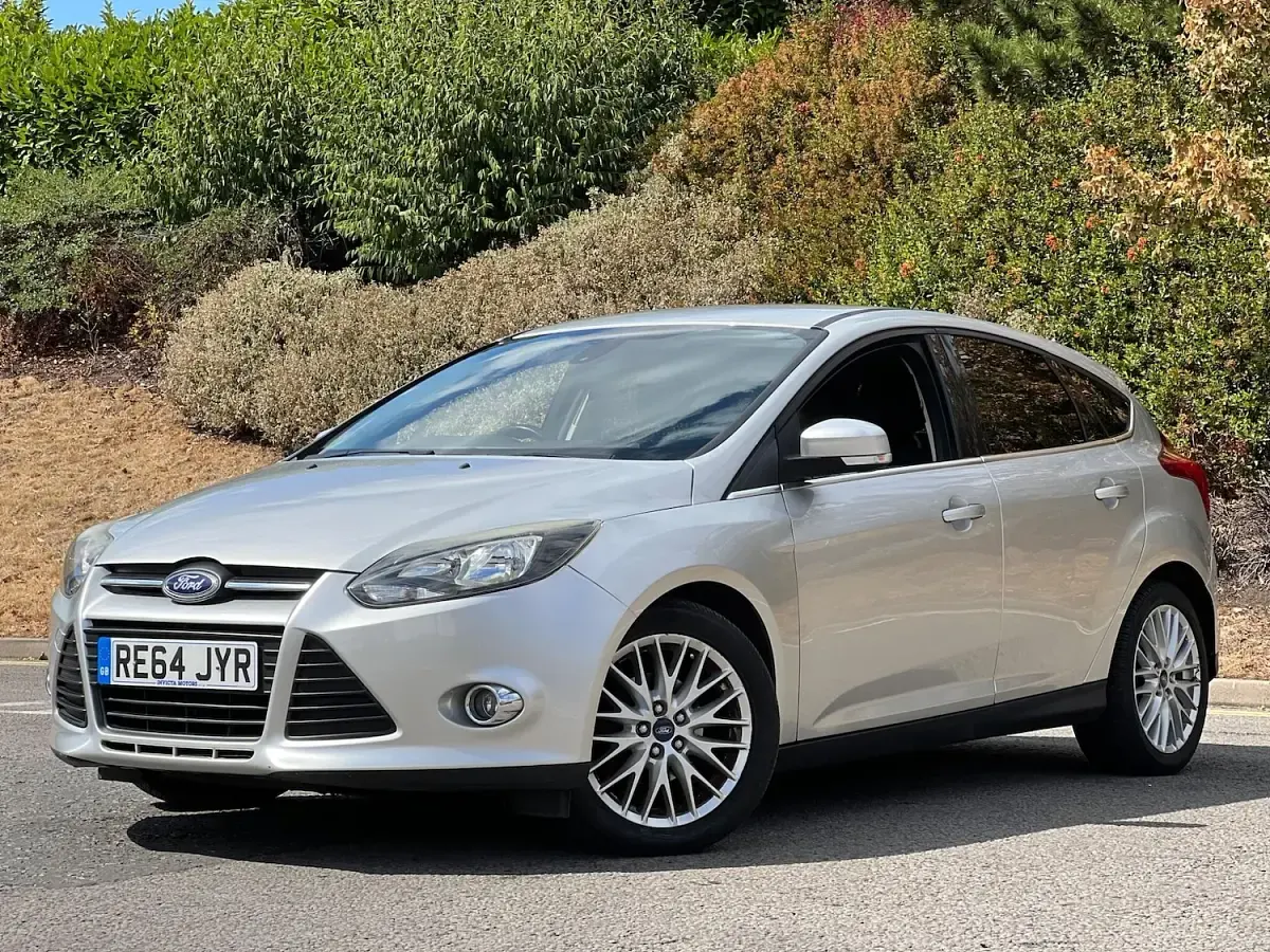 Used Ford Focus Zetec 123 HP (90 kW) 2014 Silver Hatchback