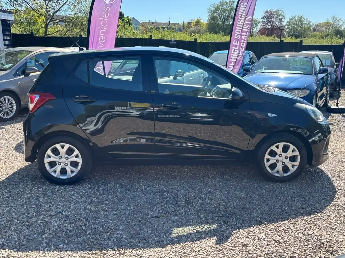Usado Hyundai i10 SE 67 HP (49 kW) 2014 Preto Citadino