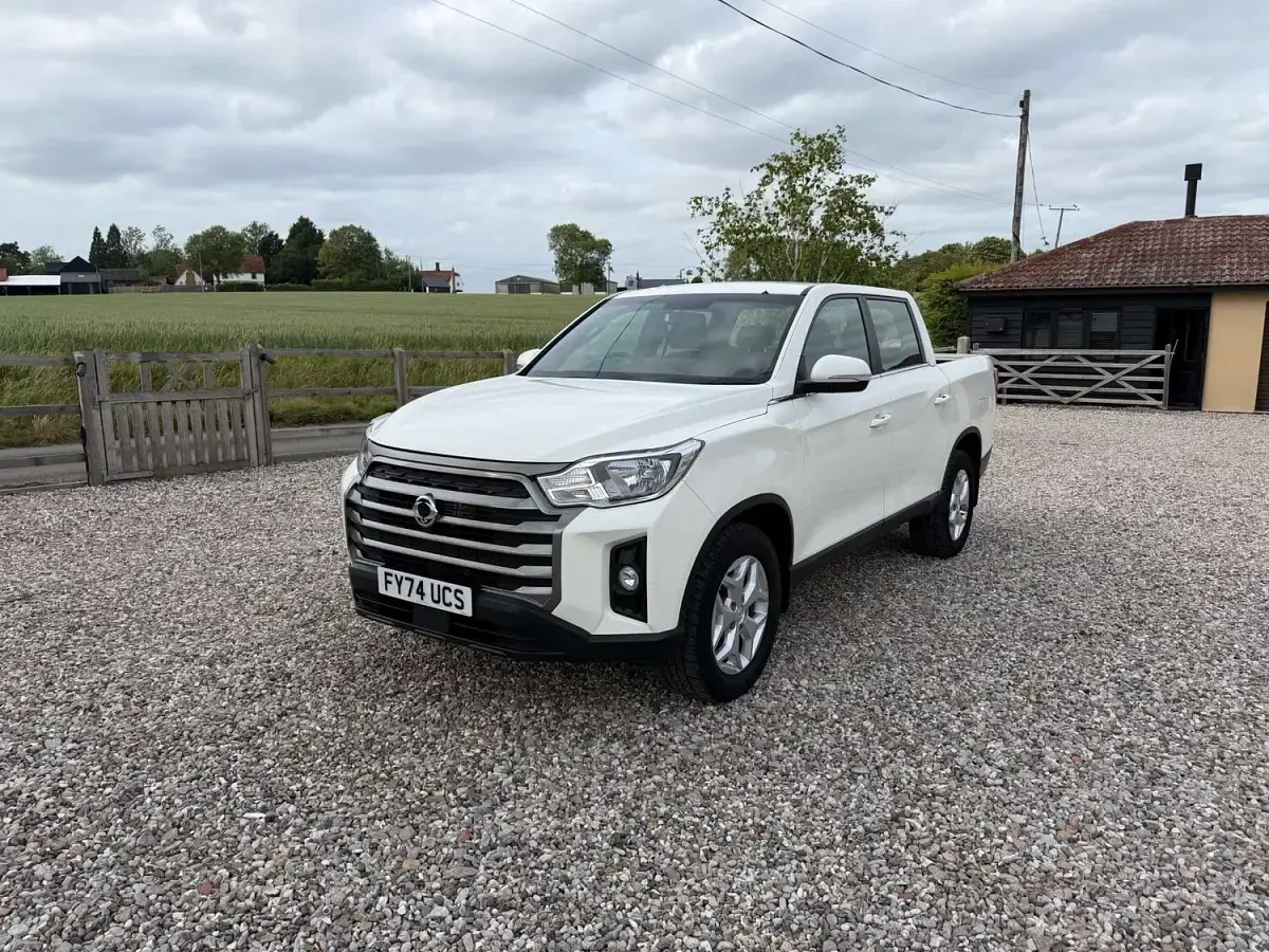 Used KGM Musso 202 HP (148 kW) 2024 White Pickup