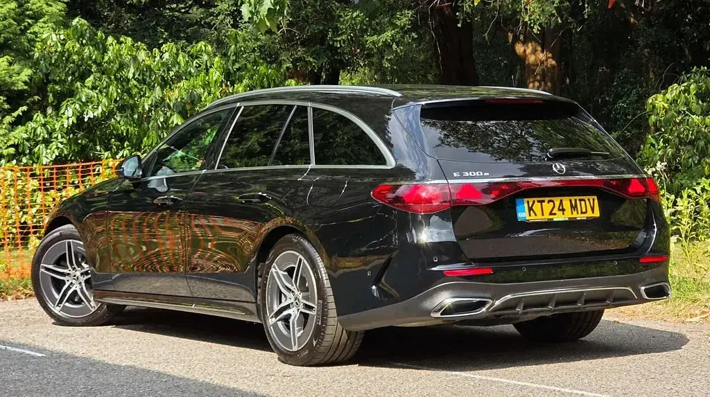 Used Mercedes E300 Advanced 313 HP (230 kW) 2024 Black Estate