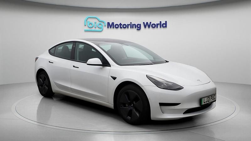 Used 2021 Tesla Model 3 Standard Range Plus Sedan | £15,700 (Fair price) - Image 1/4