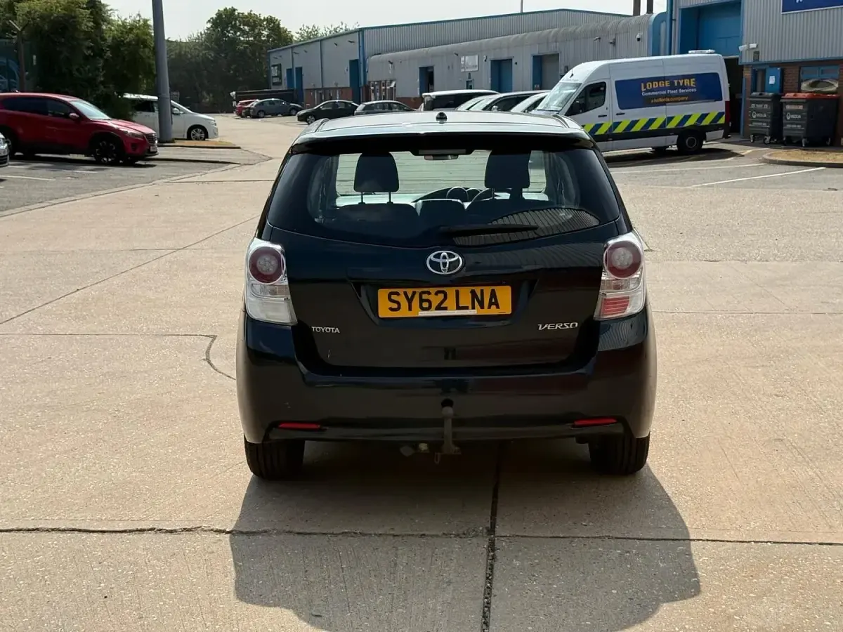 Used Toyota Verso 126 HP (92 kW) 2012 Grey MPV