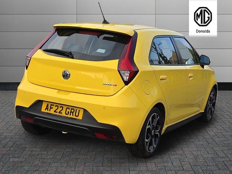 Used MG MG3 Exclusive 106 HP (77 kW) 2022 Yellow Hatchback