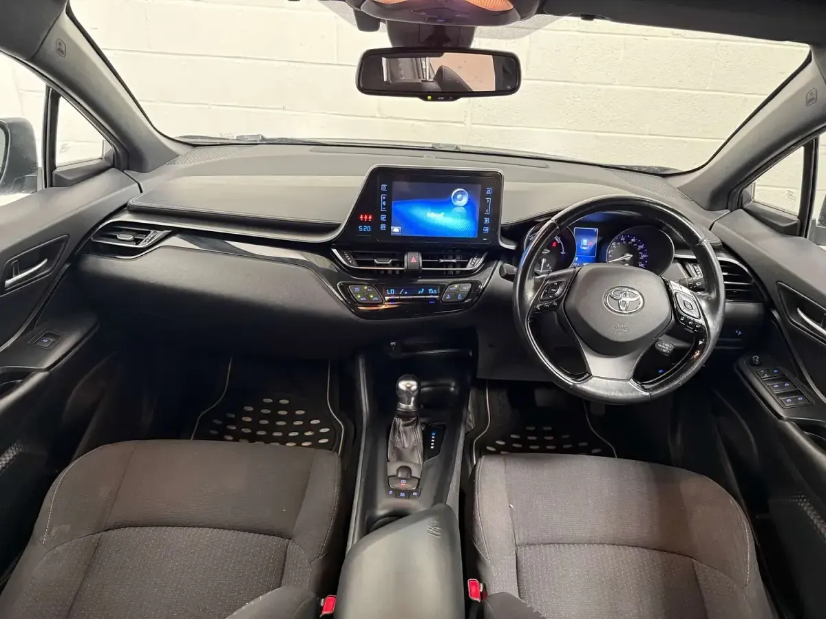 Used Toyota C-HR 122 HP (89 kW) 2018 Grey SUV