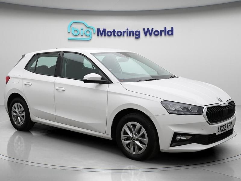 White Used 2022 Skoda Fabia Comfort Hatchback | £12,924 (Good price) - Image 1/4