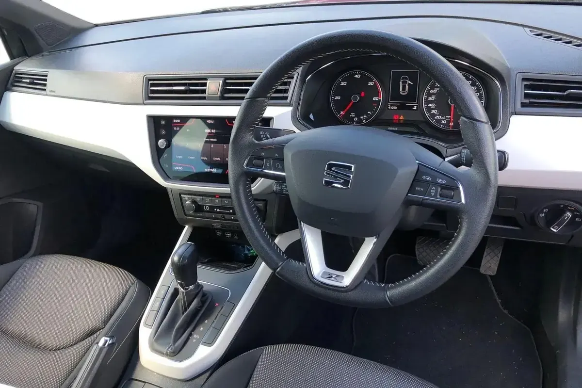 Usado Seat Arona XCELLENCE 95 CV (69 kW) 2018 Gris SUV