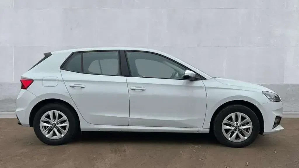 Used Skoda Fabia SE 95 HP (69 kW) 2025 White Hatchback