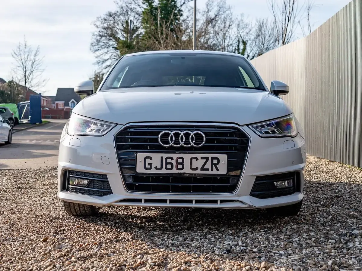 Used Audi A1 S-Line 95 HP (69 kW) 2018 White Hatchback